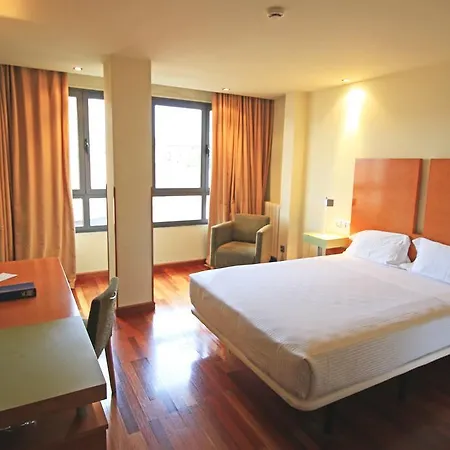 מלון Gran Regente 4*