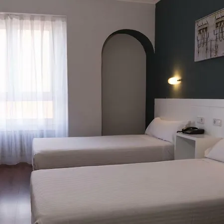 מלון Gran Regente אוביידו